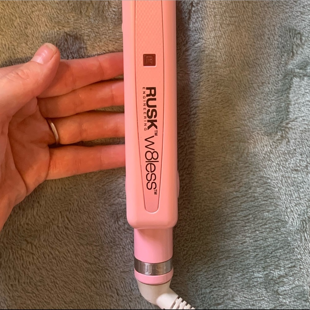 Rusk Weightless Hair Straightener